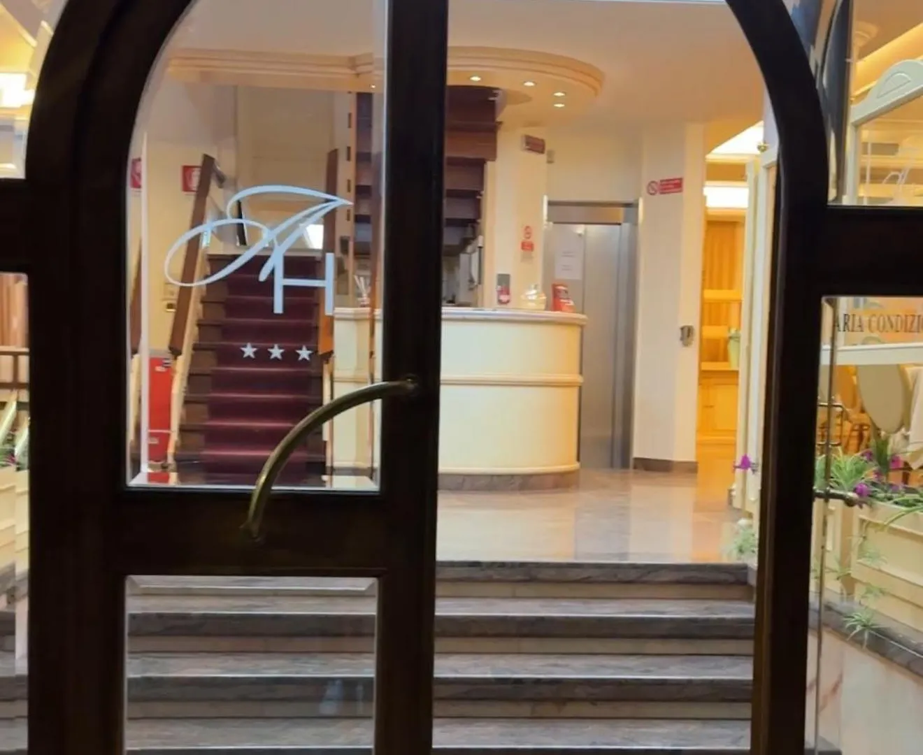 Hotel Azzurra 몬테카티니테르메