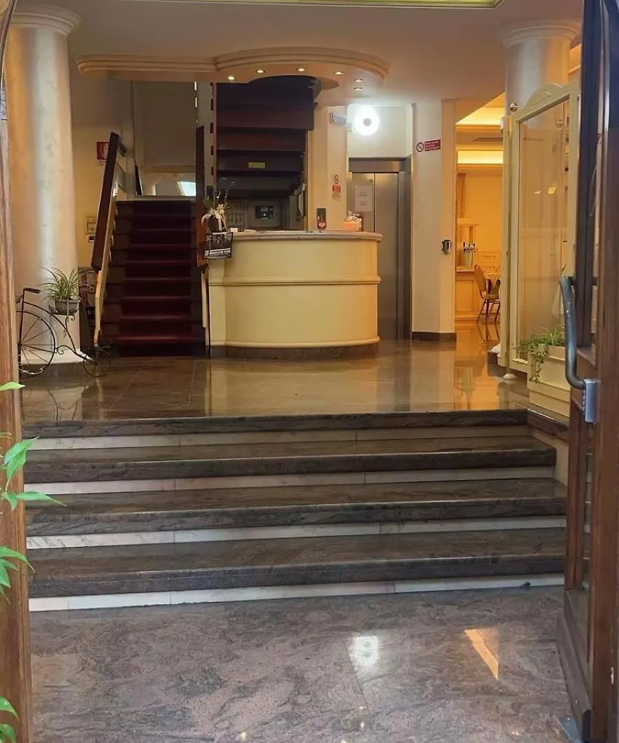 Hotel Azzurra 몬테카티니테르메