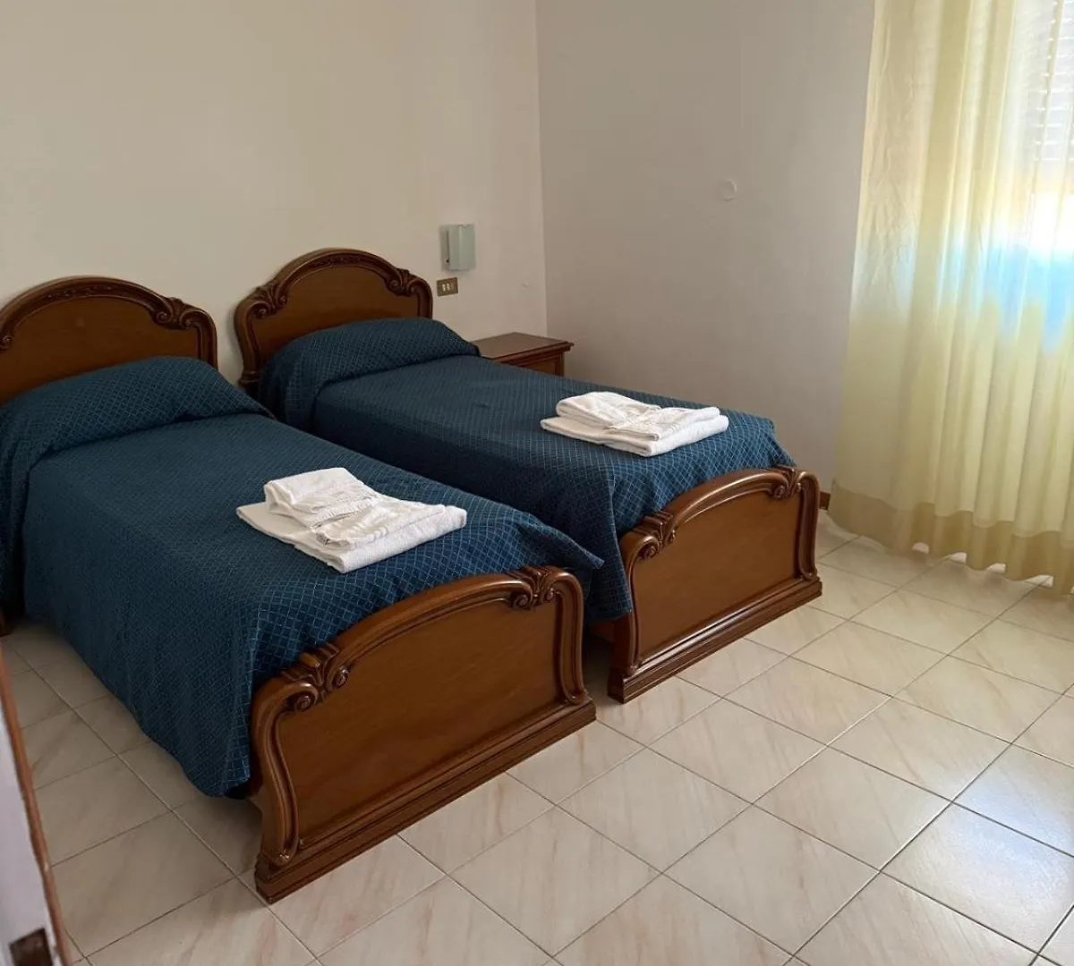 Hotel Azzurra 몬테카티니테르메