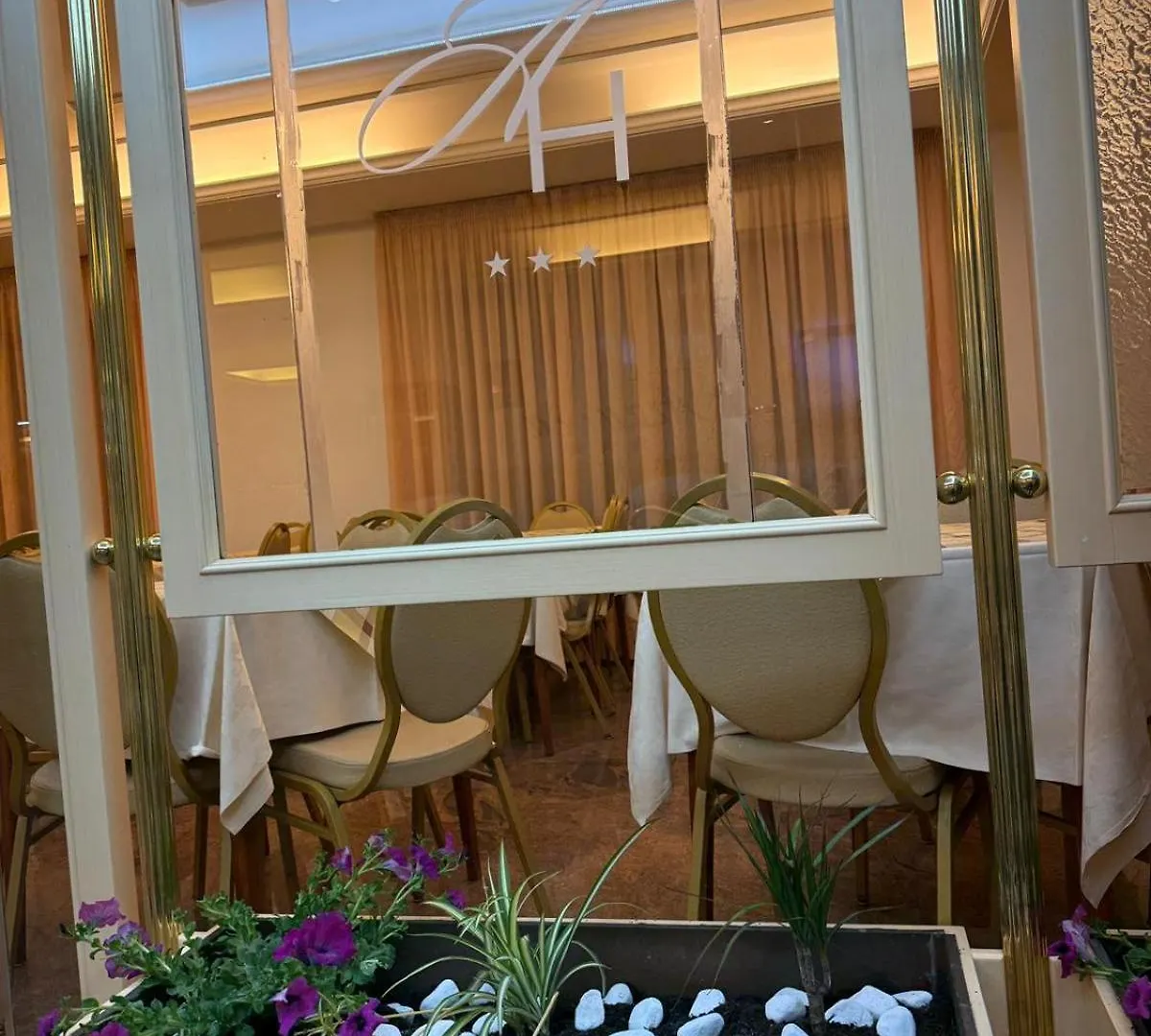 Hotel Azzurra 몬테카티니테르메 3*,